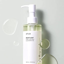Gentle oil cleanser with heartleaf extract for sensitive skin

