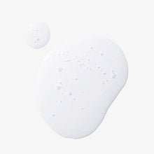 COSRX The Niacinamide 15 Serum 20ml – texture swatch: white serum droplets with bubbles | Korean Skincare Pakistan